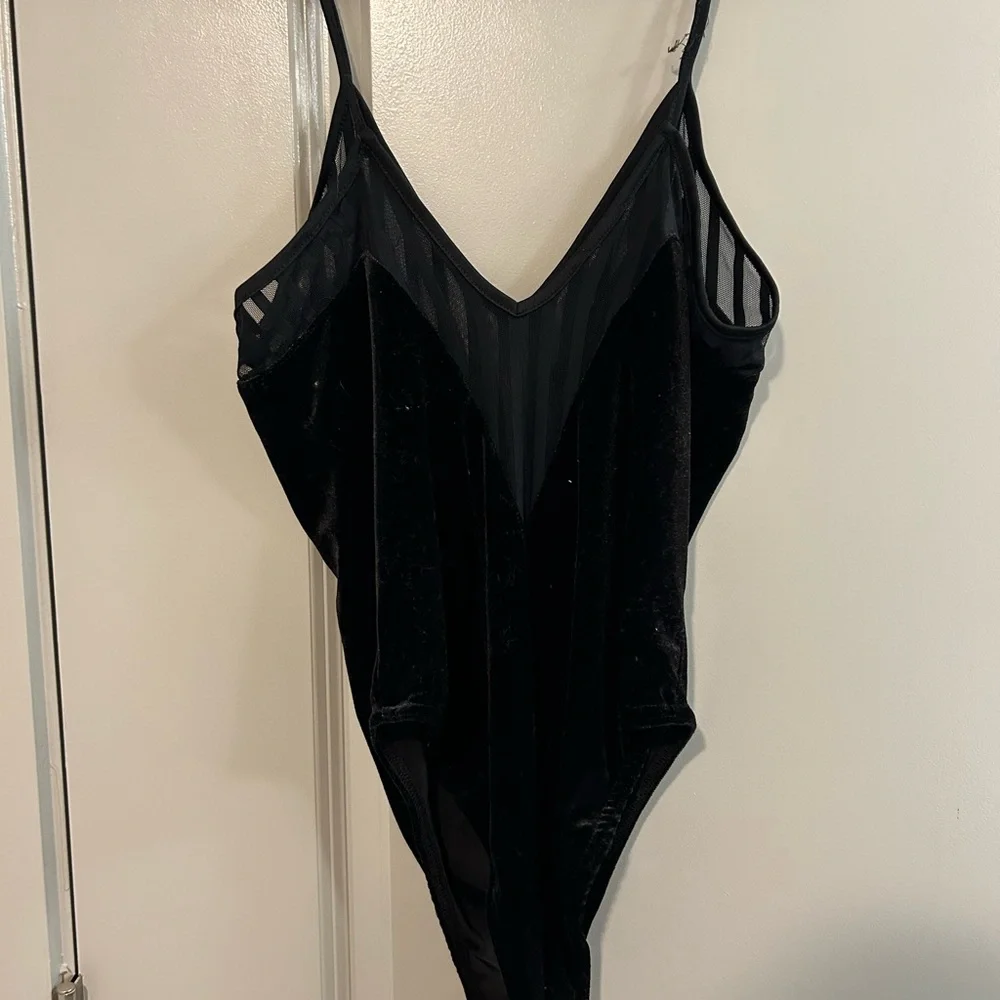 Topshop Black Velvet Bodysuit with Sheer Stripes - Picture 4 of 5